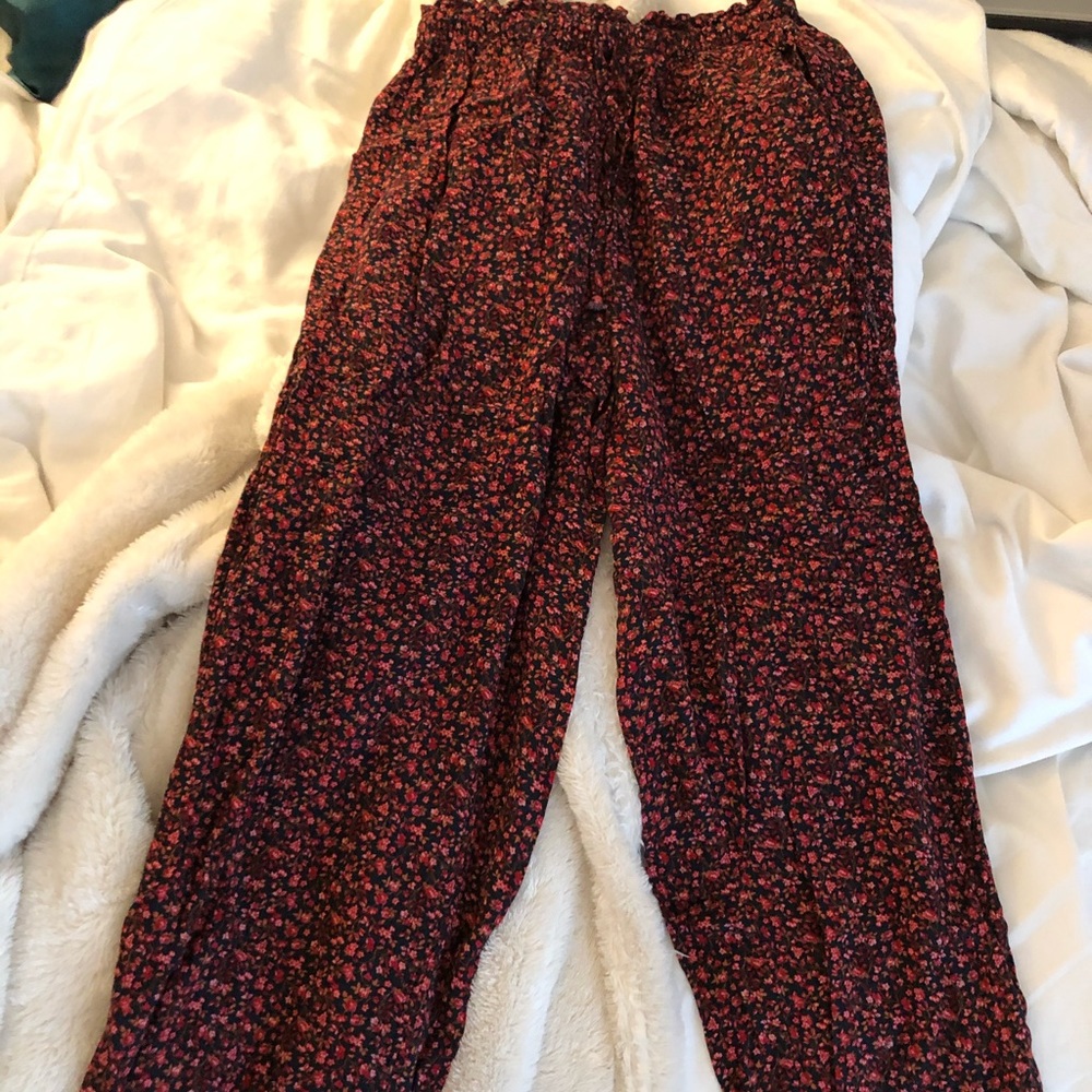 Flowy, Floral printed Pants